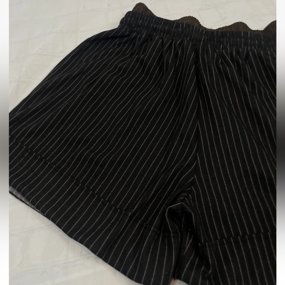 Zara PINSTRIPE BOXER SHORTS Woman’s Size M NEW Black Brown Pockets Elastic Waist - Picture 13 of 15